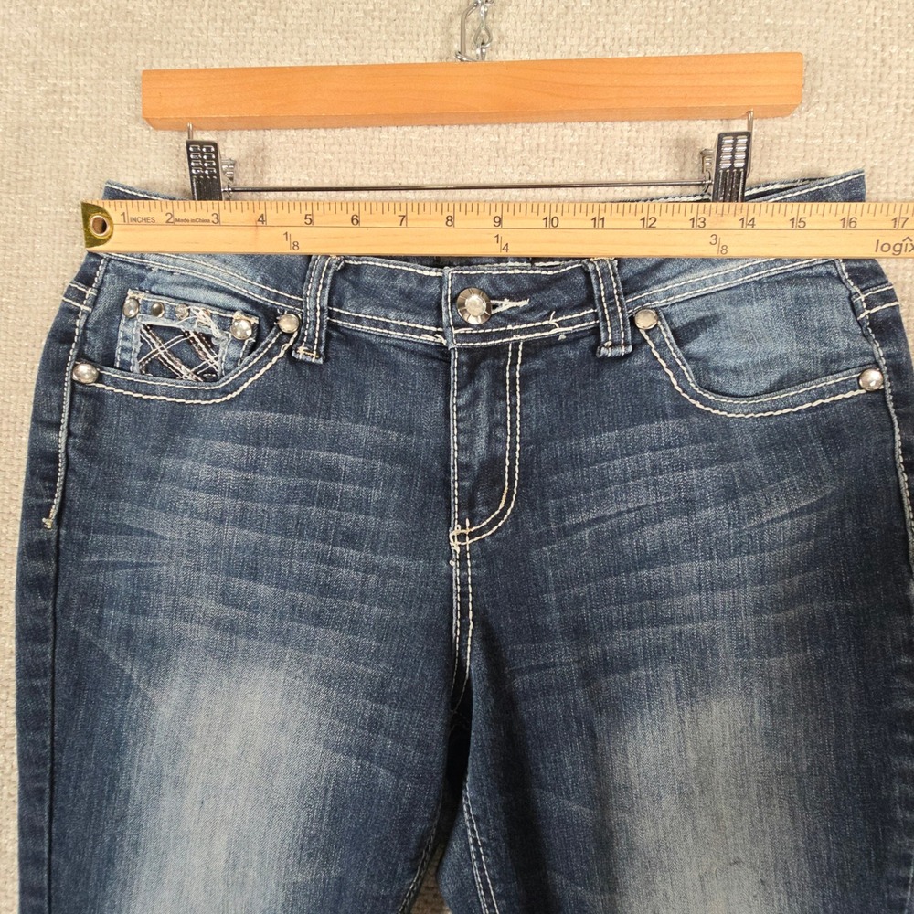 Love Nation Womens Embellished Capri Jeans Dark Wash Rhinestone Size 12 MC048184 - Picture 4 of 9